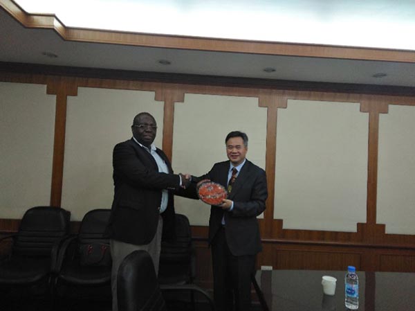 谢炳国牧师接待乌干达圣公会首席大主教斯坦利•恩塔加利一行 谢炳国牧师接待乌干达圣公会首席大主教斯坦利•恩塔加利一行